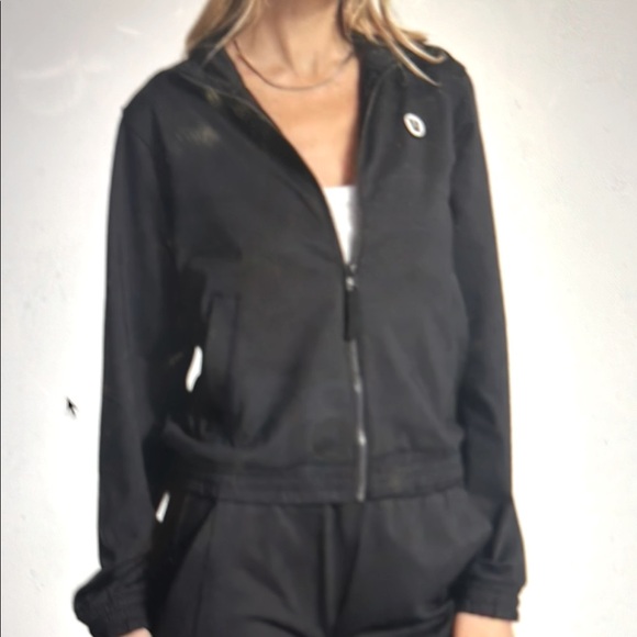 Vuori Courtside Women’s Jakcet Black sz Large - Picture 2 of 5